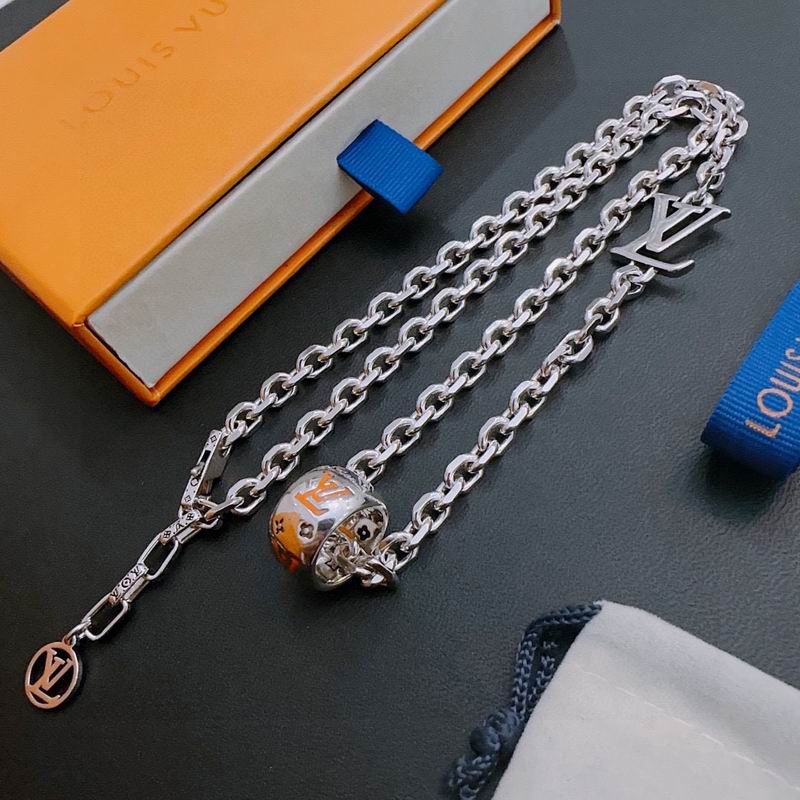LV Necklace 11yxx32